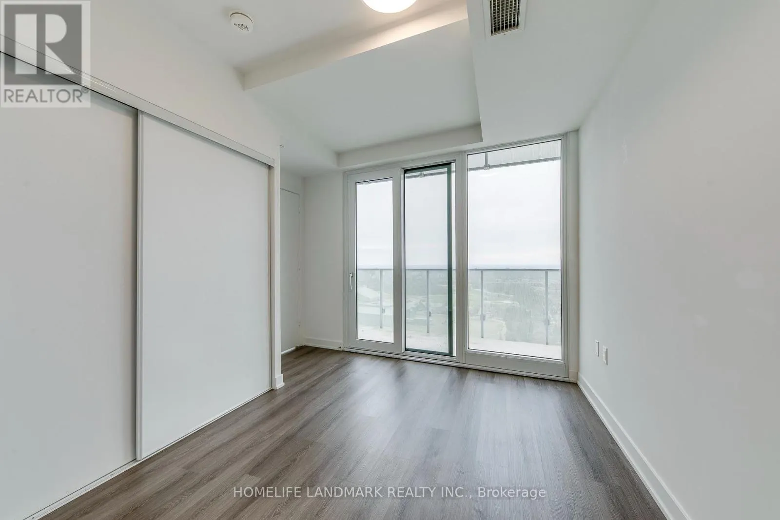 2304 - 3883 QUARTZ ROAD