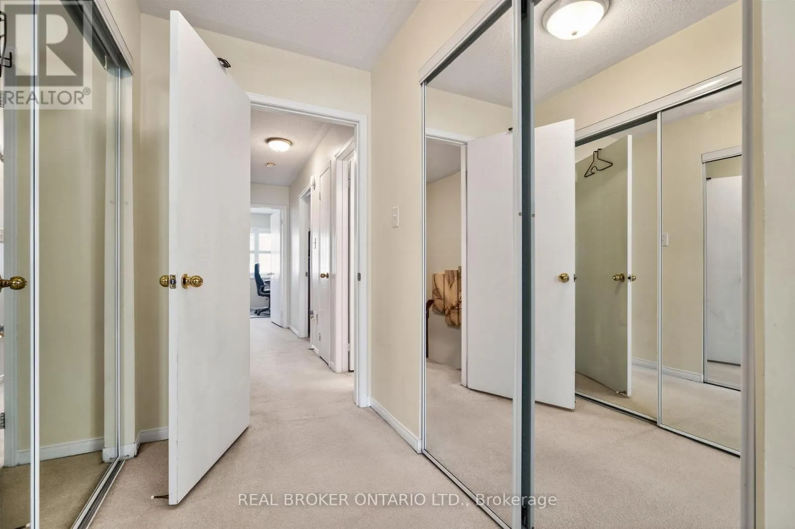 102 - 86 JOYMAR DRIVE