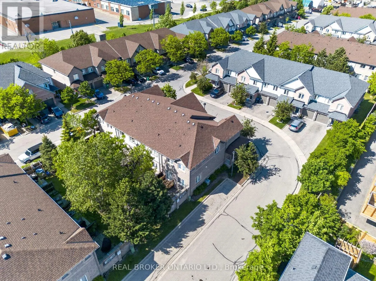 102 - 86 JOYMAR DRIVE