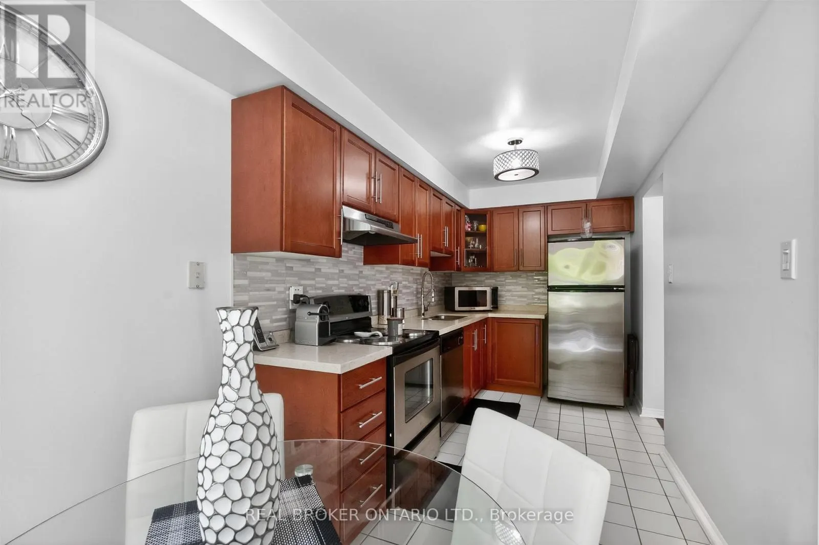 102 - 86 JOYMAR DRIVE