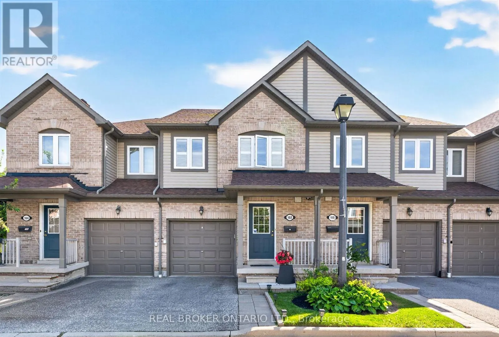 102 - 86 JOYMAR DRIVE