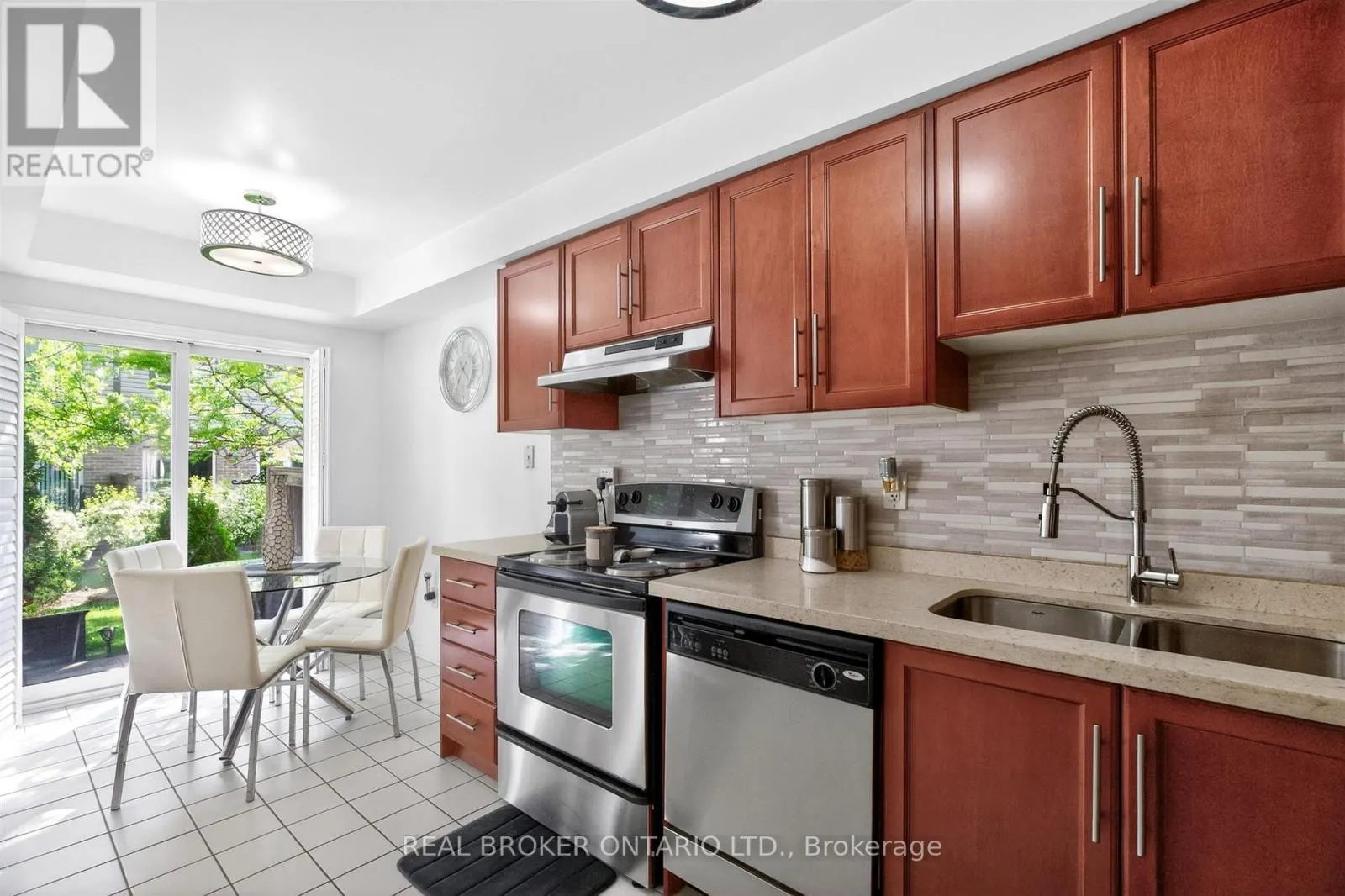 102 - 86 JOYMAR DRIVE