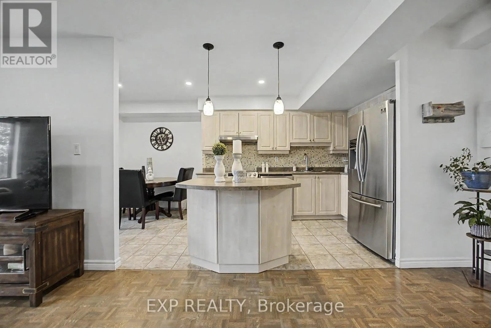 501 - 1000 CEDARGLEN GATE
