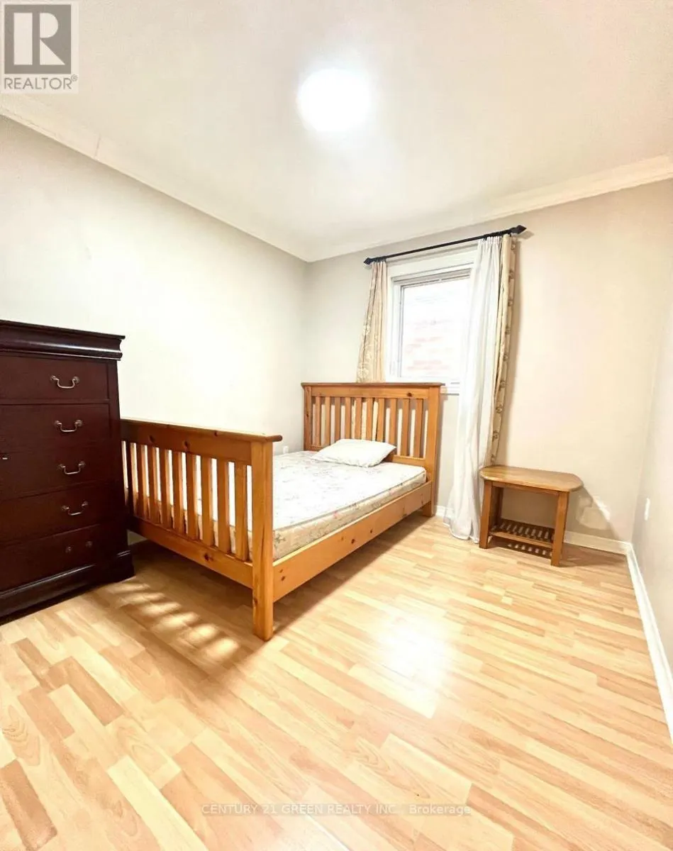215 KINGKNOLL DRIVE
