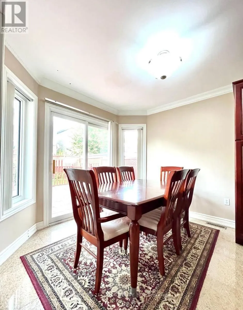 215 KINGKNOLL DRIVE