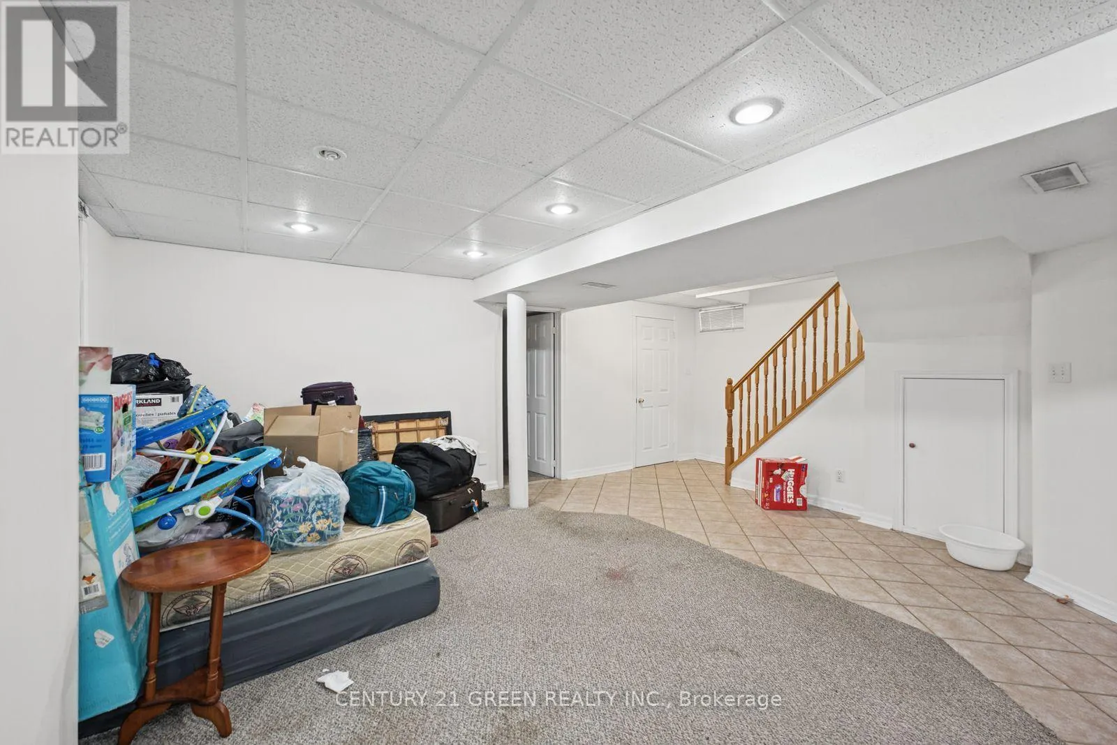 215 KINGKNOLL DRIVE