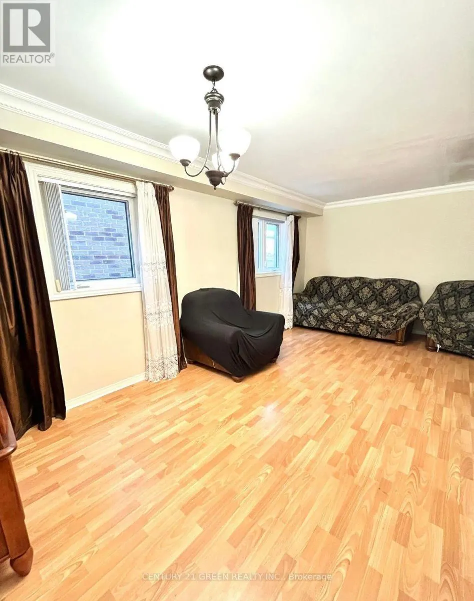 215 KINGKNOLL DRIVE