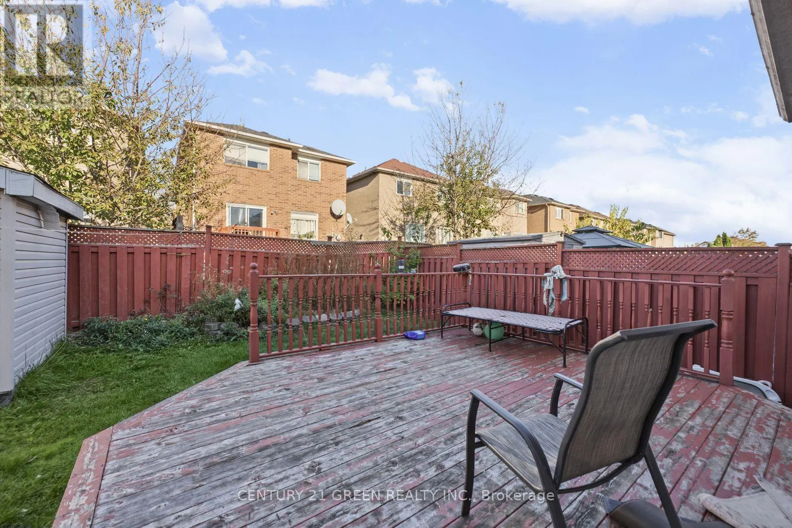215 KINGKNOLL DRIVE