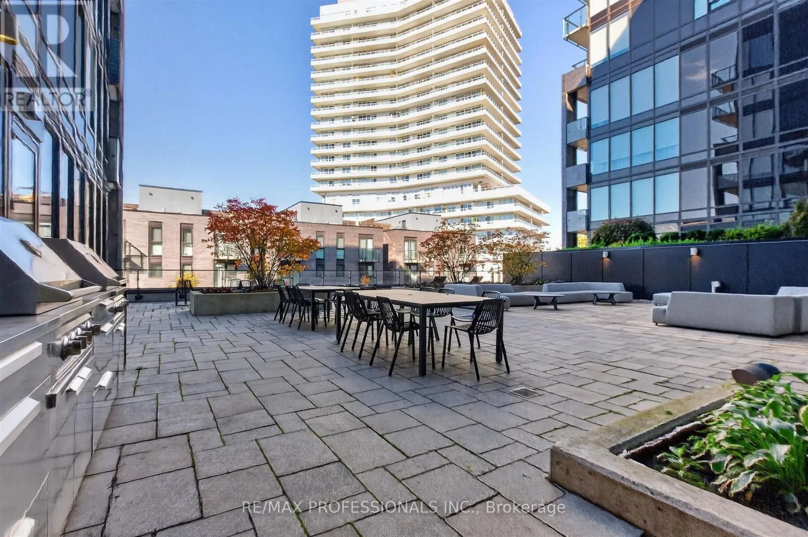 609 - 4208 DUNDAS STREET W