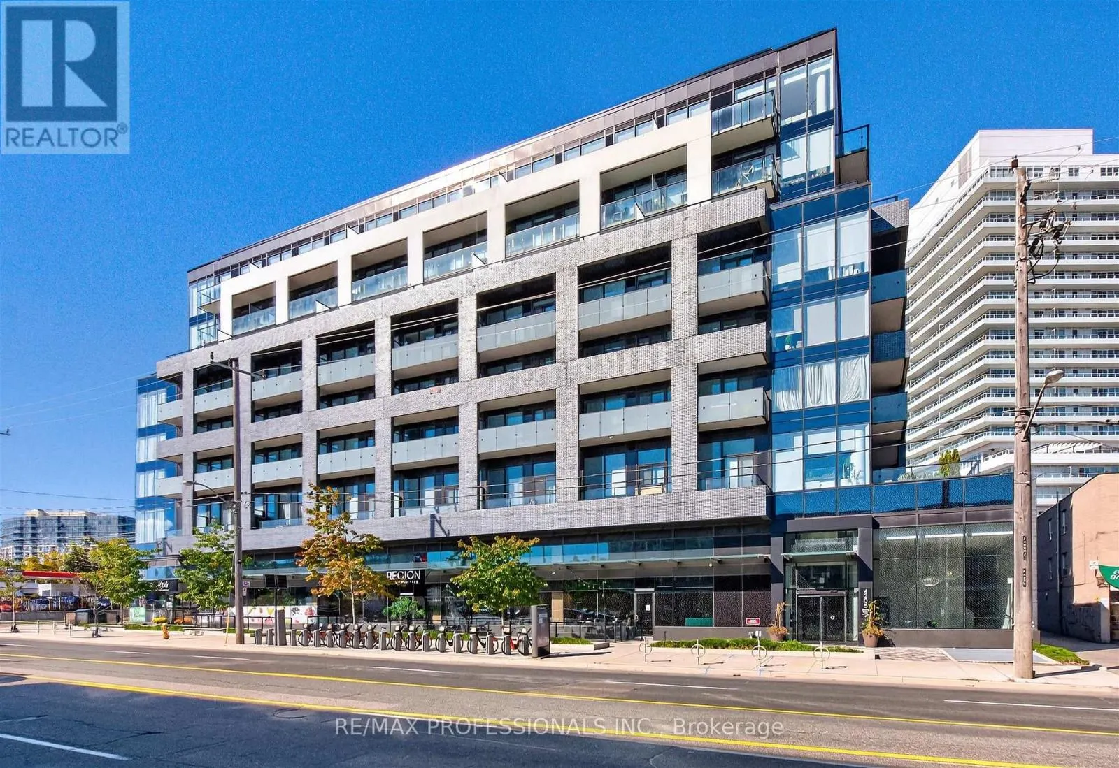 609 - 4208 DUNDAS STREET W