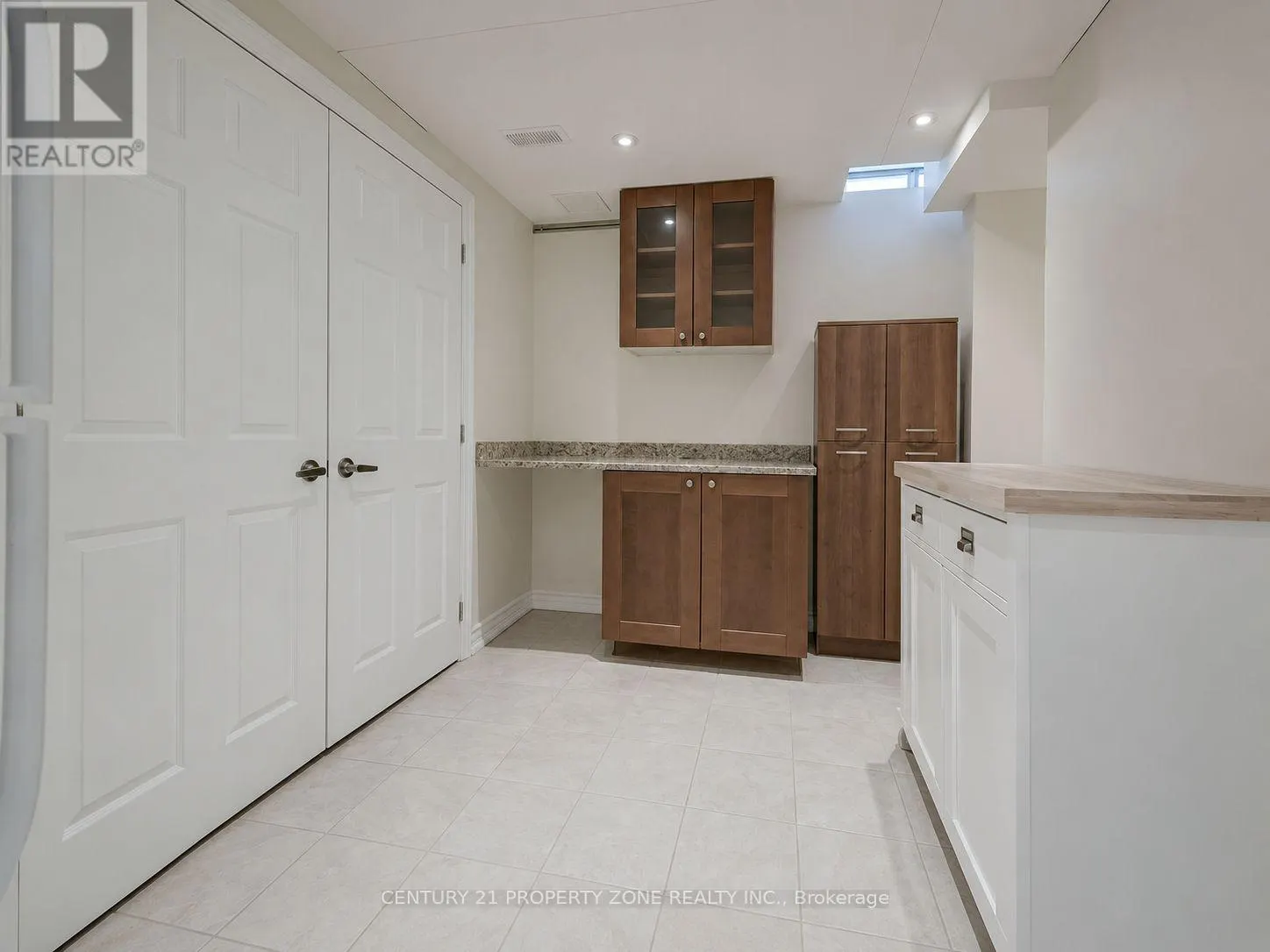 27 MADRID CRESCENT N