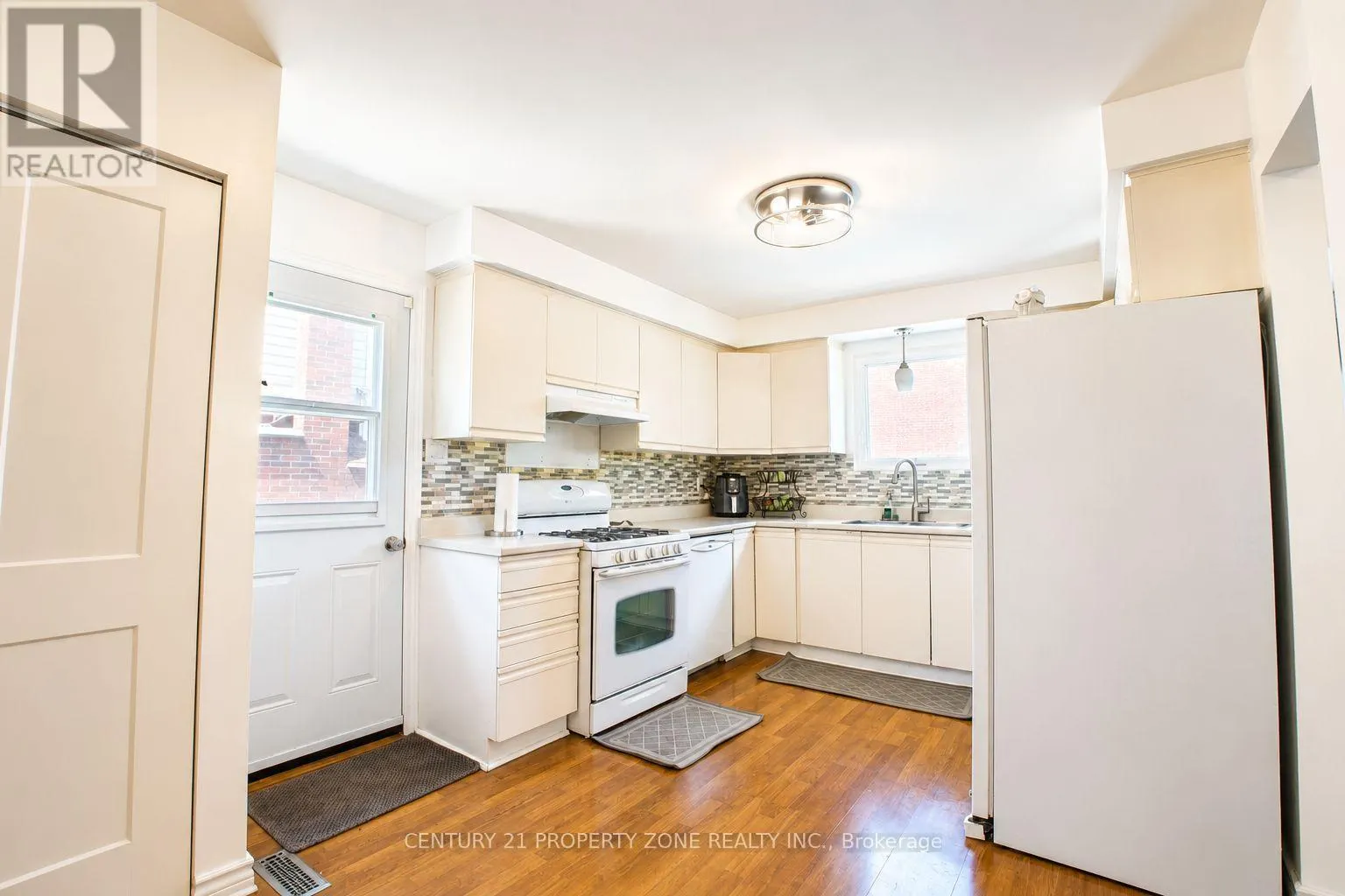 27 MADRID CRESCENT N