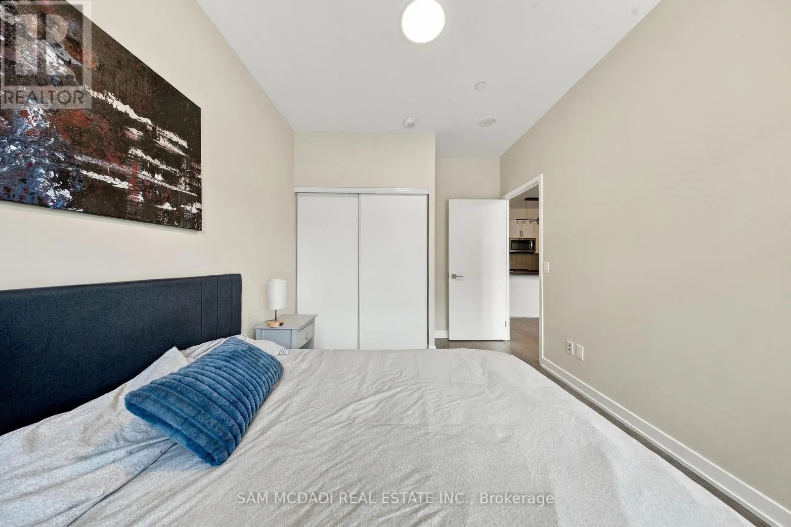 TH6 - 4055 PARKSIDE VILLAGE DRIVE