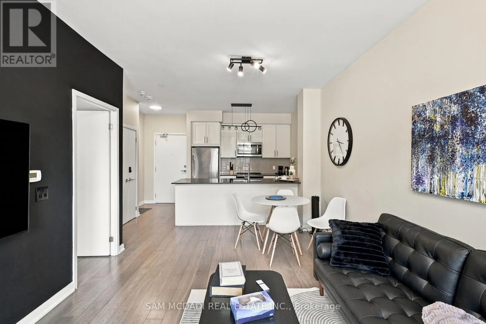 TH6 - 4055 PARKSIDE VILLAGE DRIVE