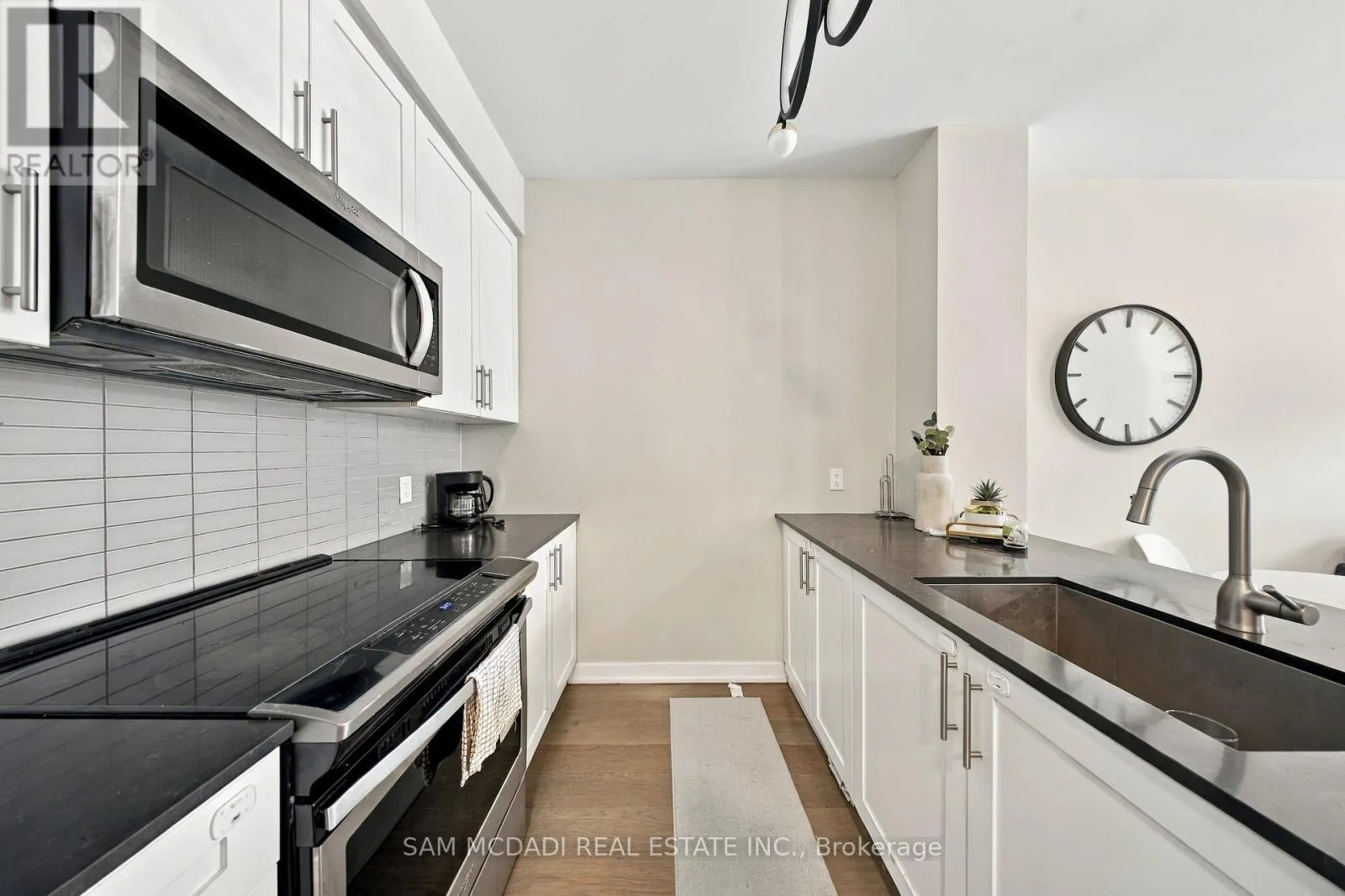 TH6 - 4055 PARKSIDE VILLAGE DRIVE