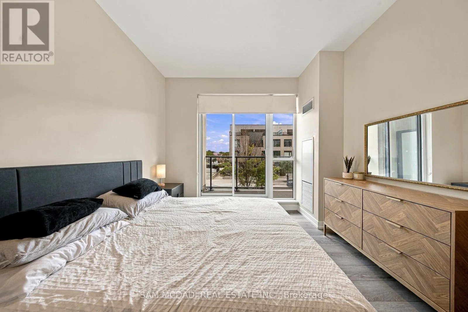 TH6 - 4055 PARKSIDE VILLAGE DRIVE