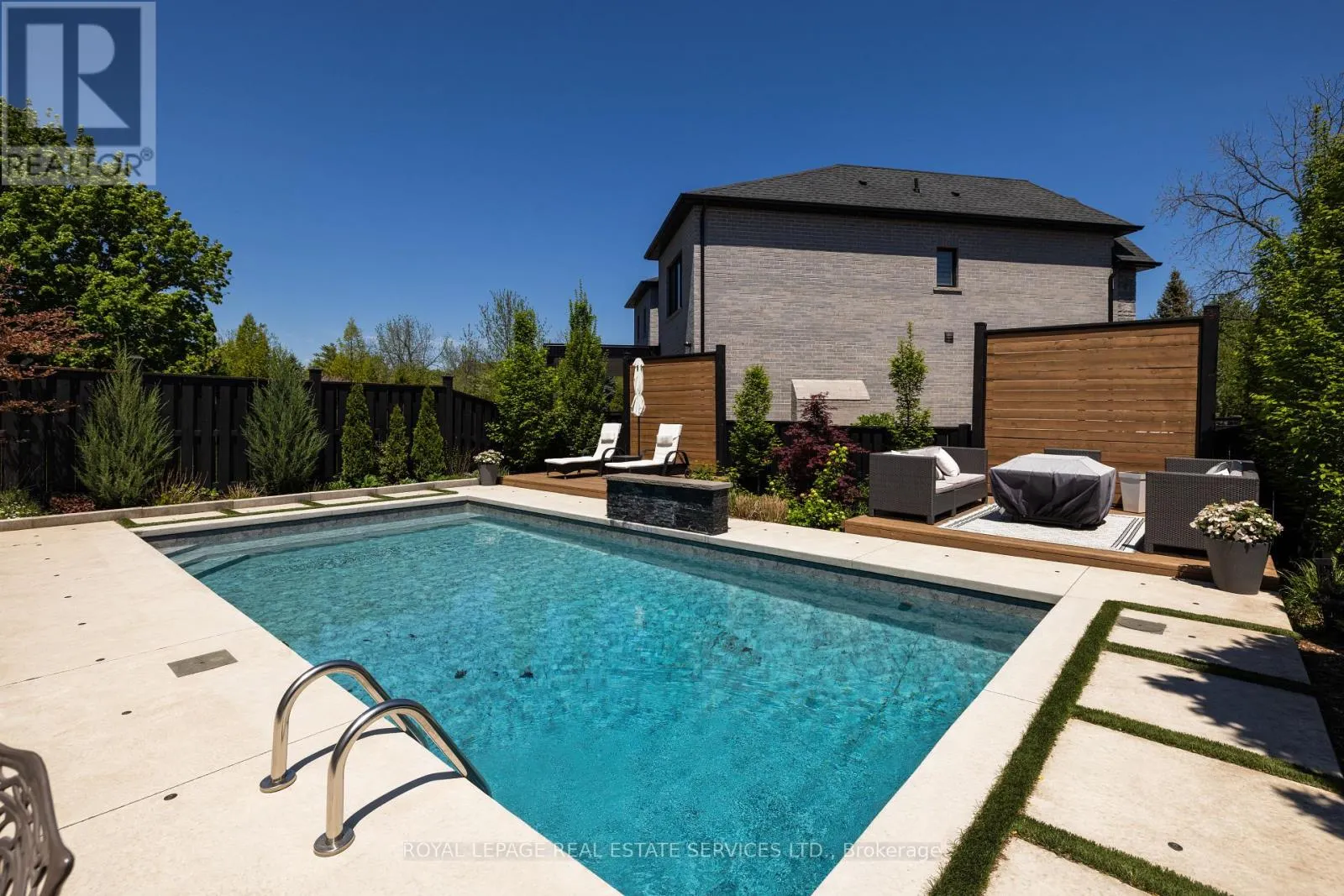 175 BURLOAK DRIVE W