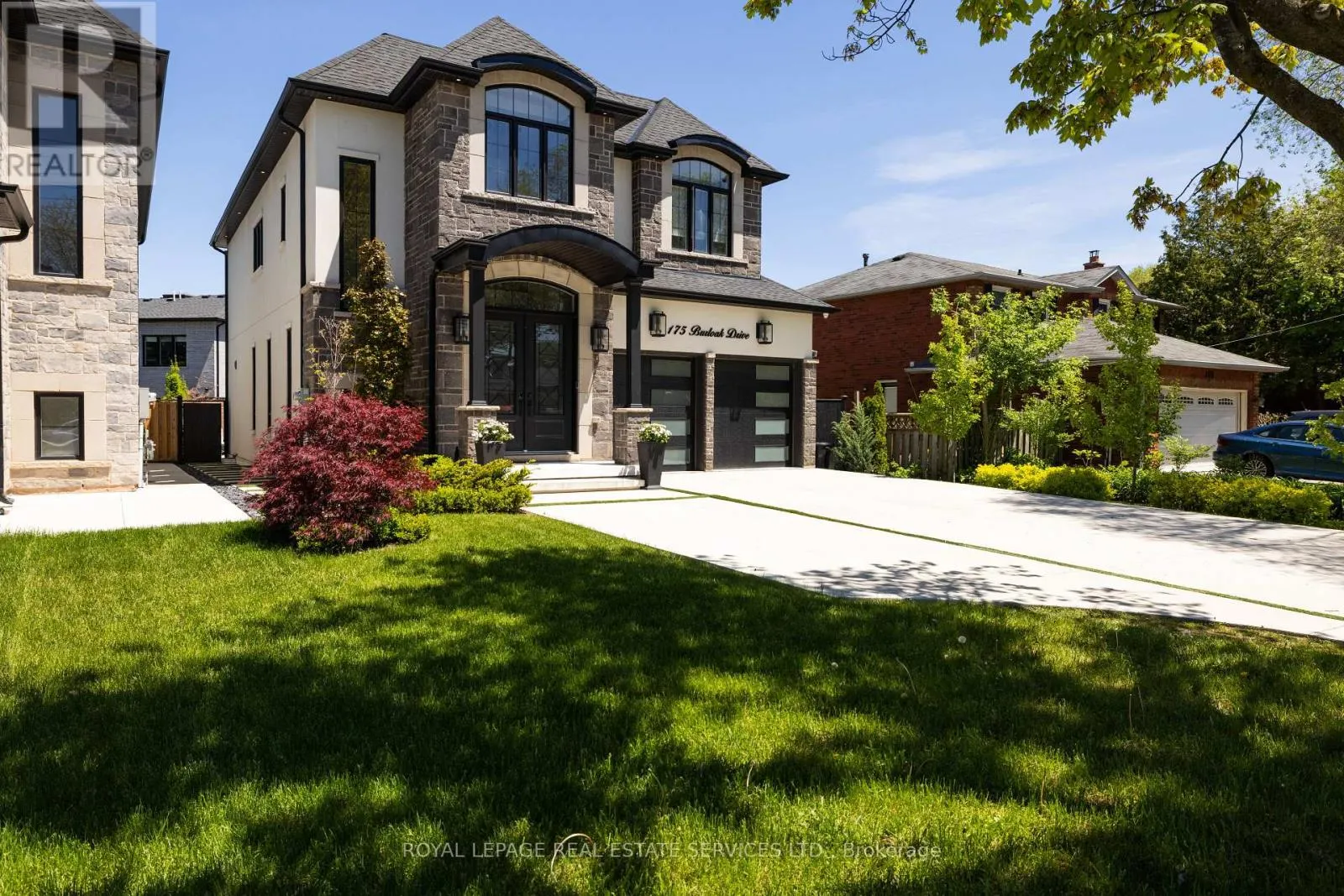 175 BURLOAK DRIVE W