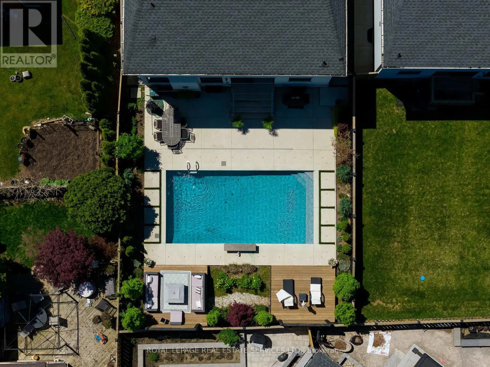 175 BURLOAK DRIVE W