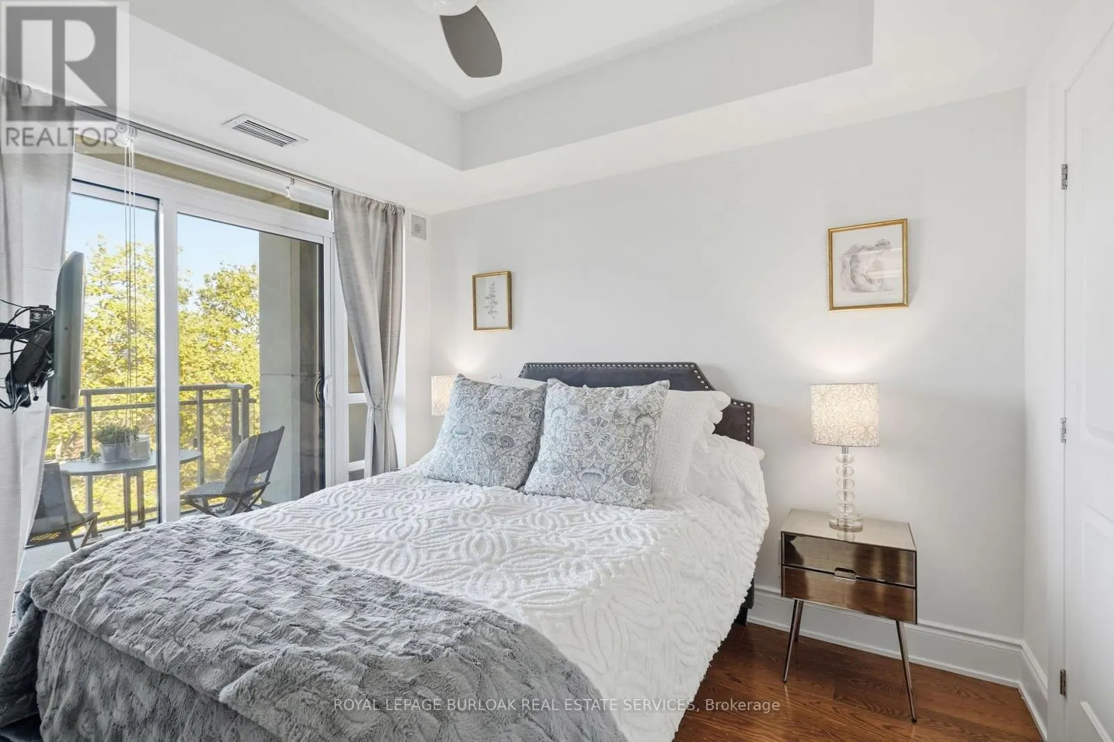 711 - 3500 LAKESHORE ROAD W