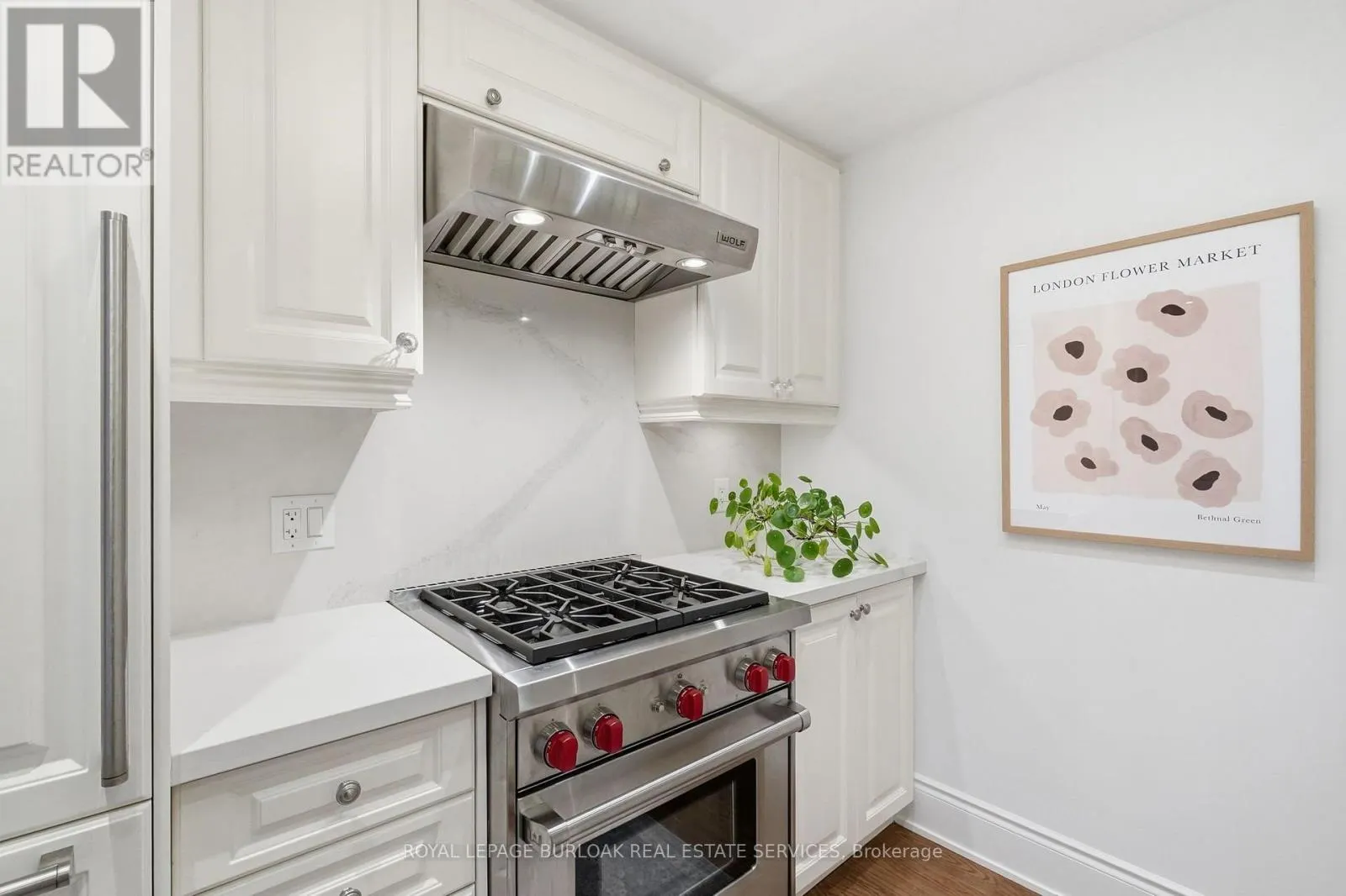 711 - 3500 LAKESHORE ROAD W