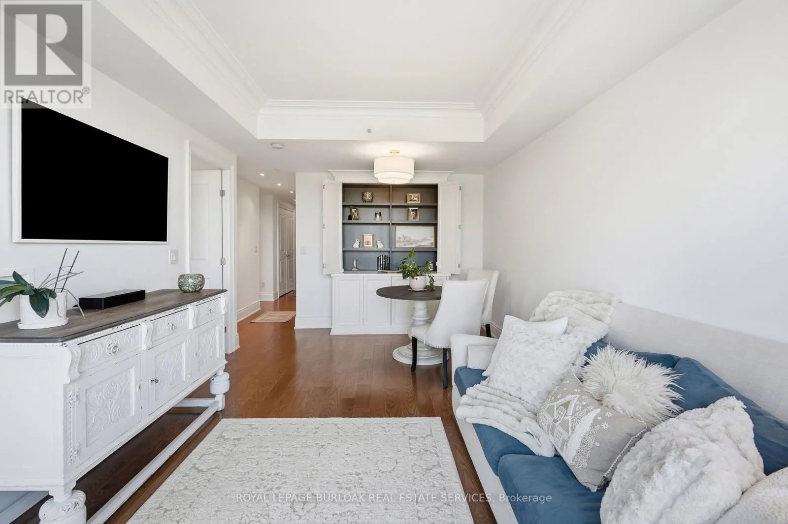 711 - 3500 LAKESHORE ROAD W