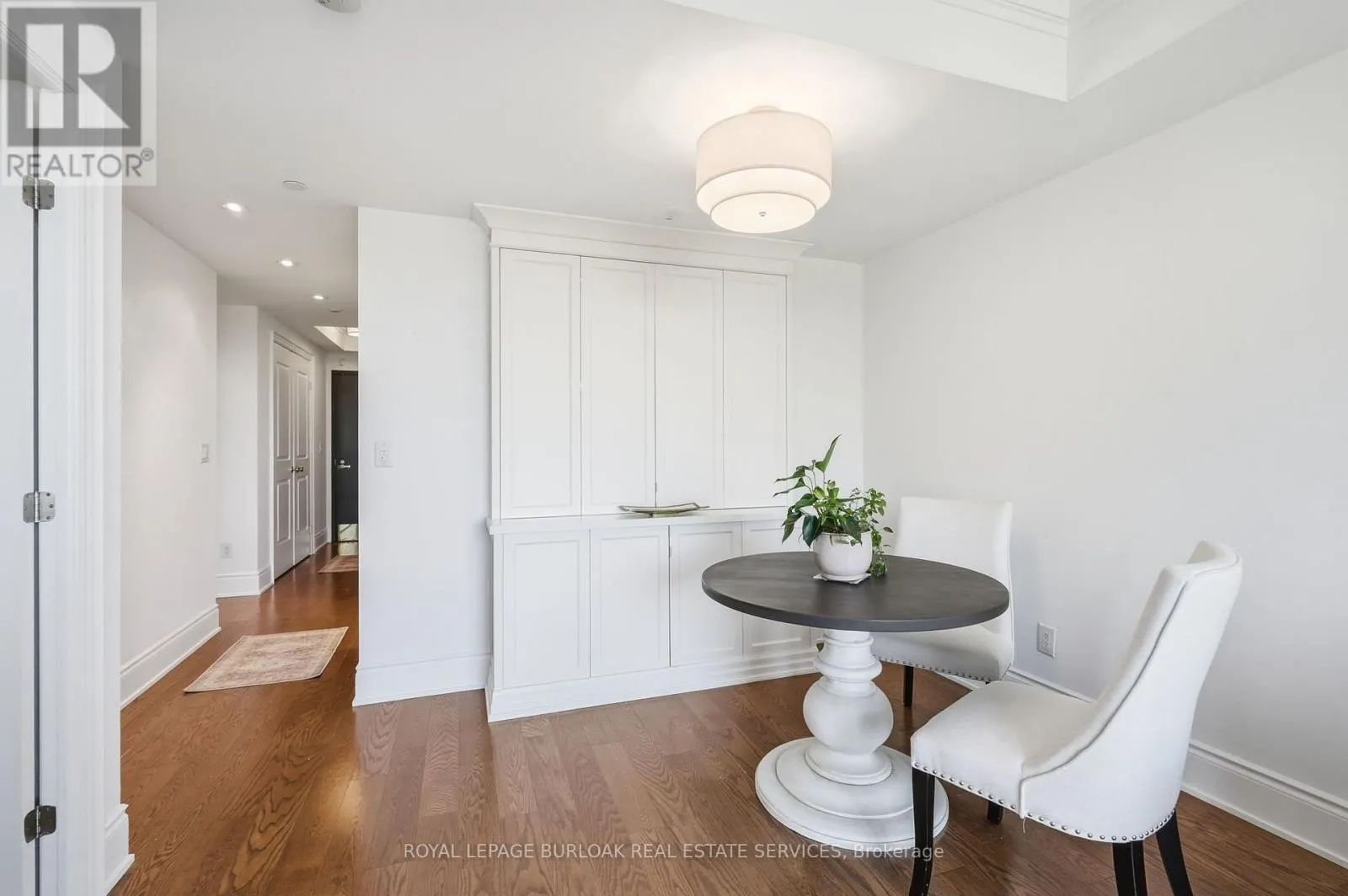 711 - 3500 LAKESHORE ROAD W