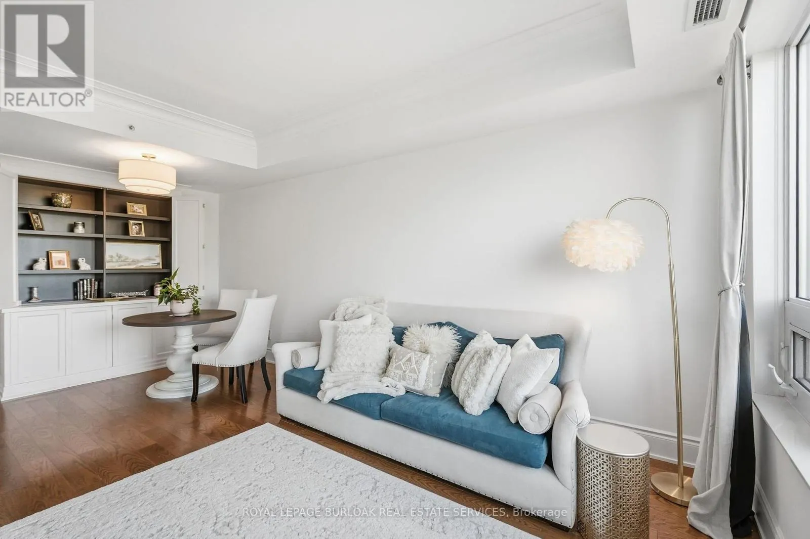 711 - 3500 LAKESHORE ROAD W