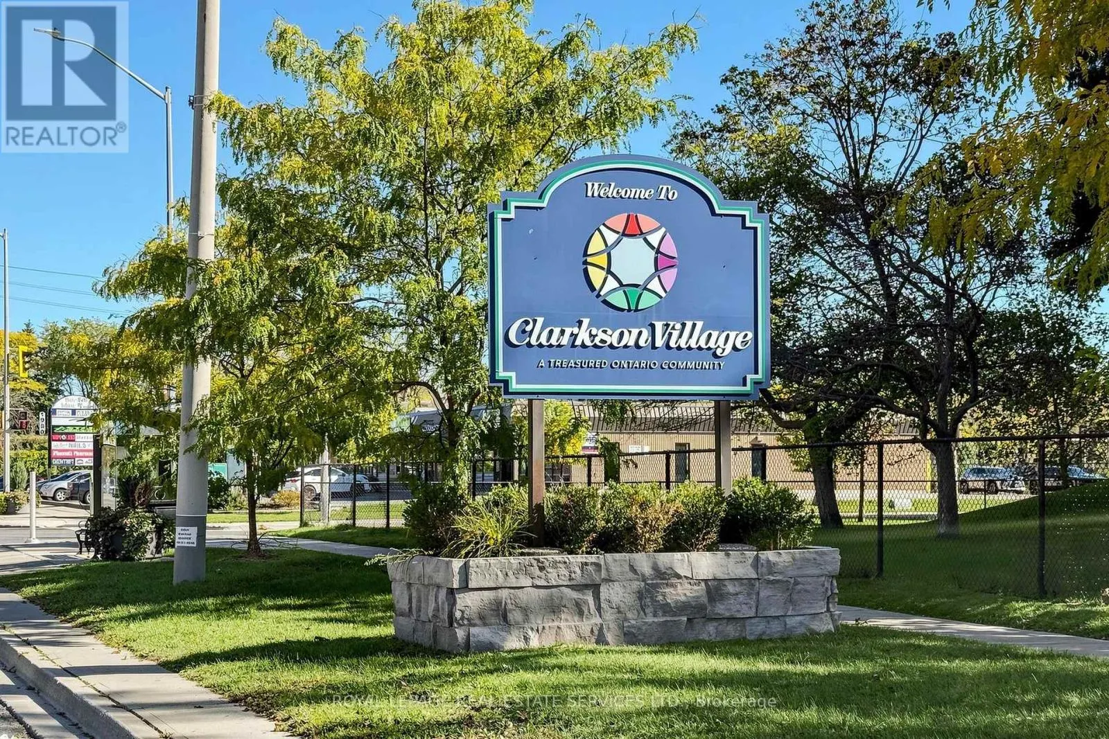 208 - 2001 BONNYMEDE DRIVE