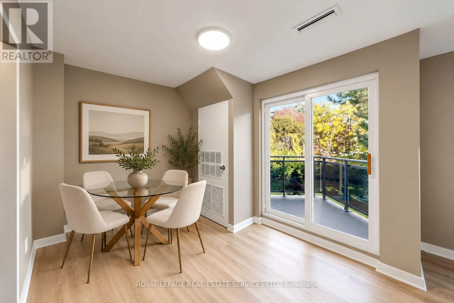 208 - 2001 BONNYMEDE DRIVE