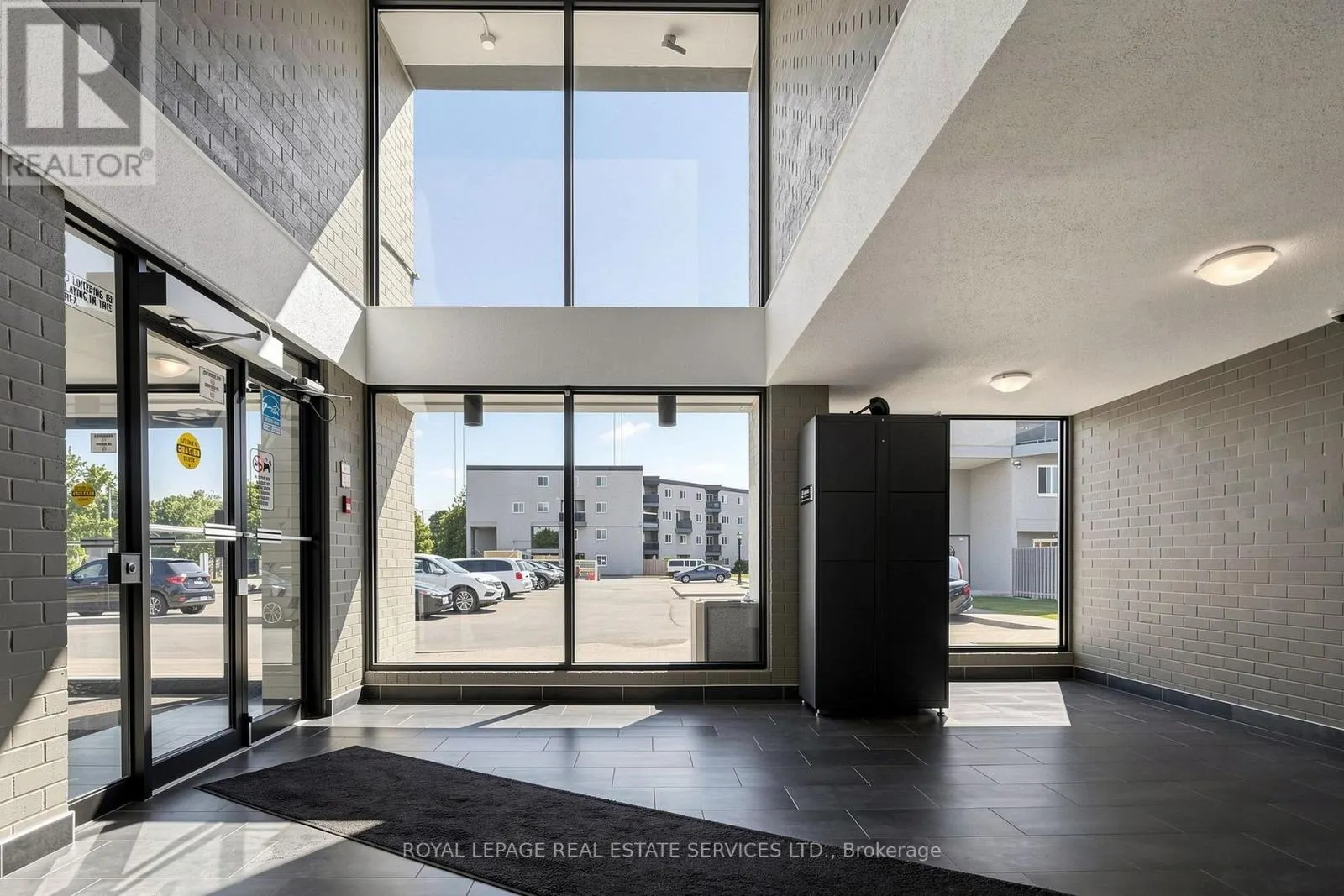 208 - 2001 BONNYMEDE DRIVE
