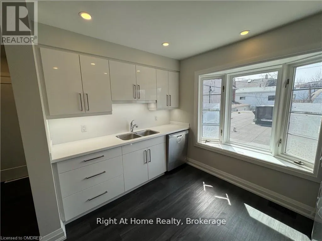 44 MAIN STREET S
