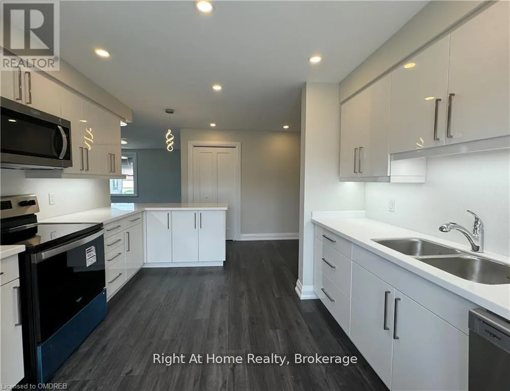 44 MAIN STREET S