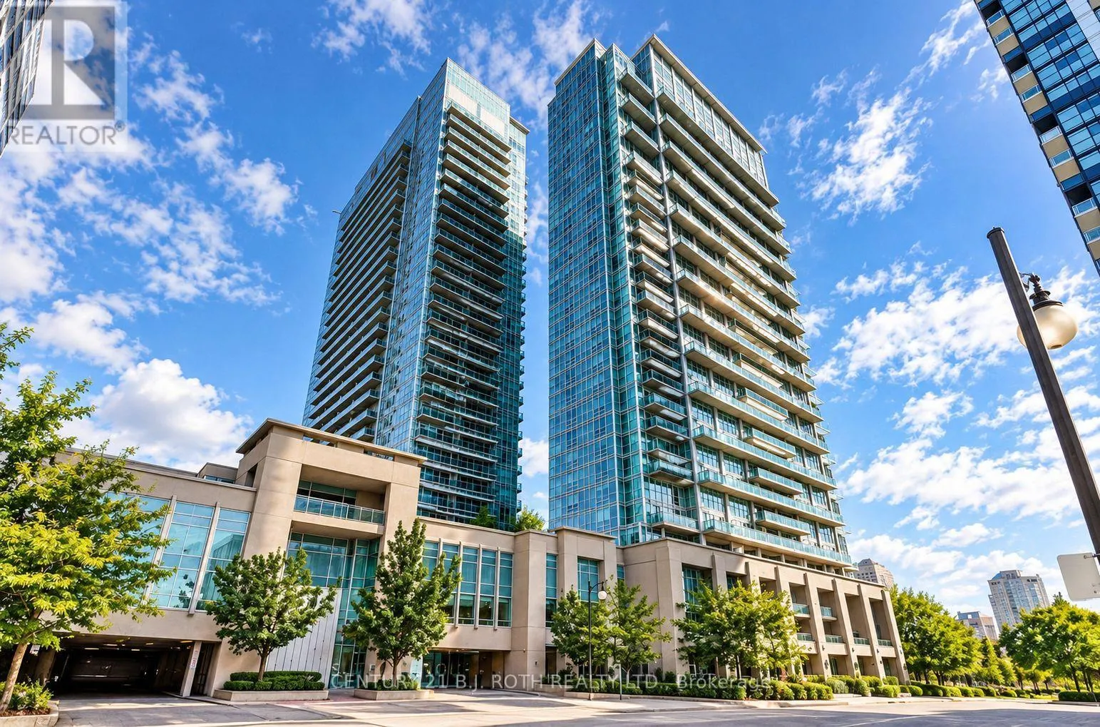 923 - 165 LEGION ROAD N