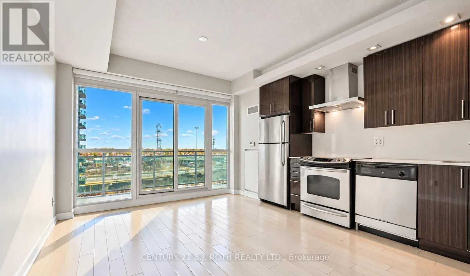 923 - 165 LEGION ROAD N