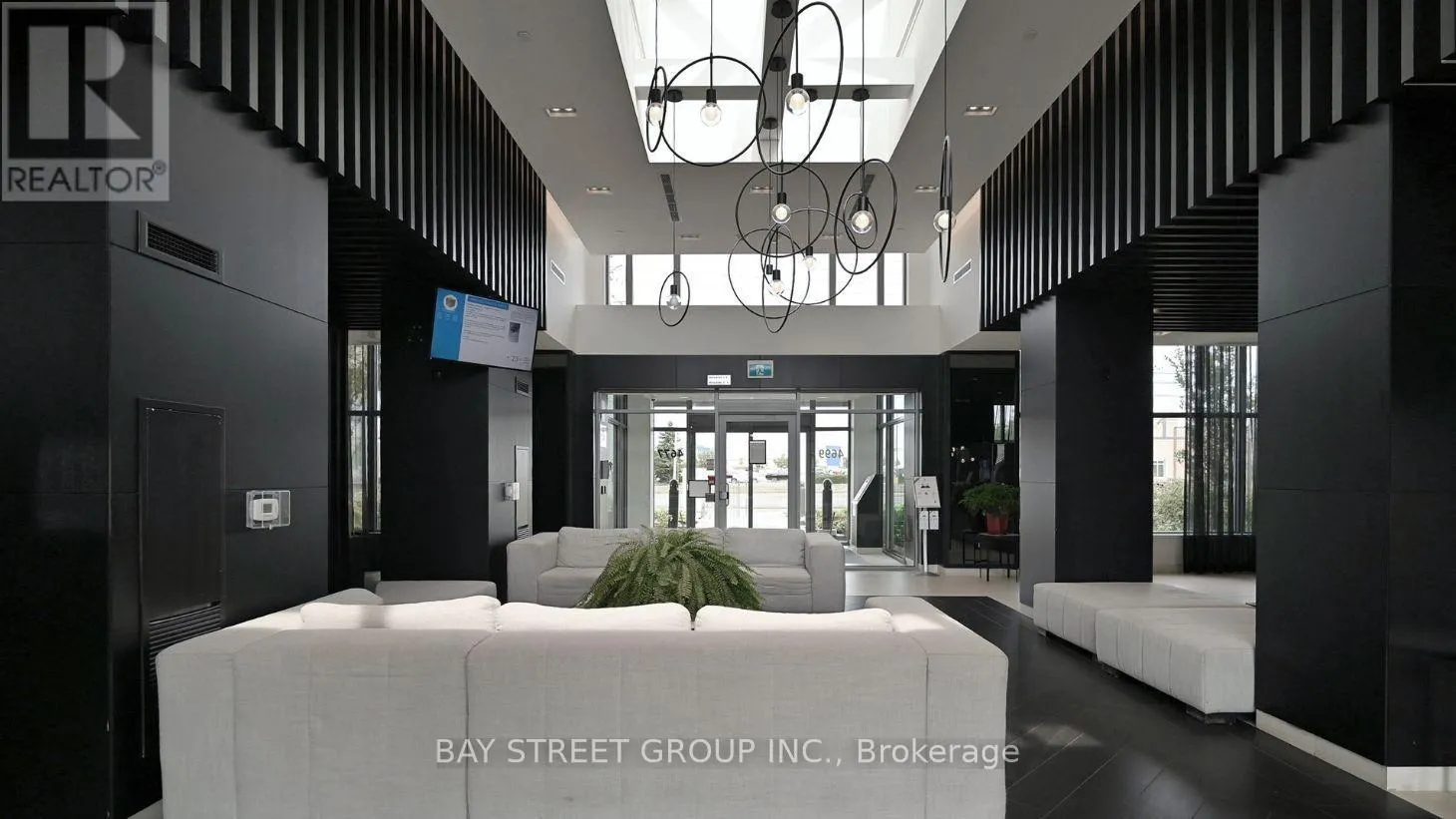 1610 - 4699 GLEN ERIN DRIVE