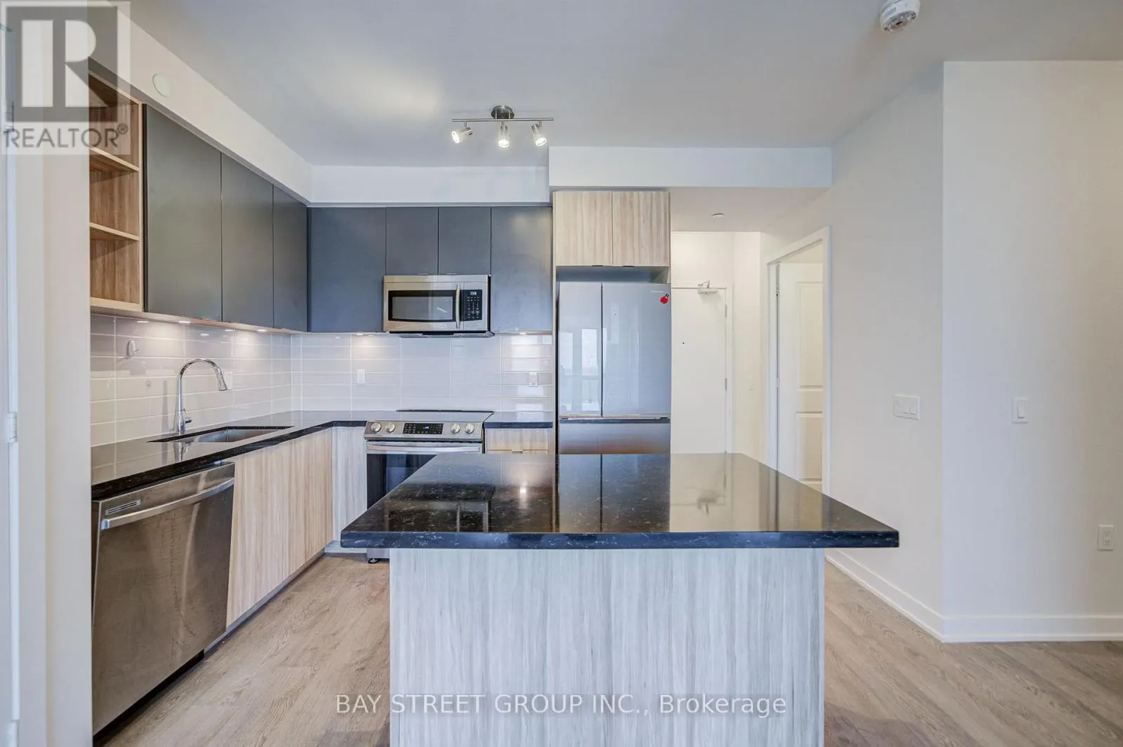 1610 - 4699 GLEN ERIN DRIVE