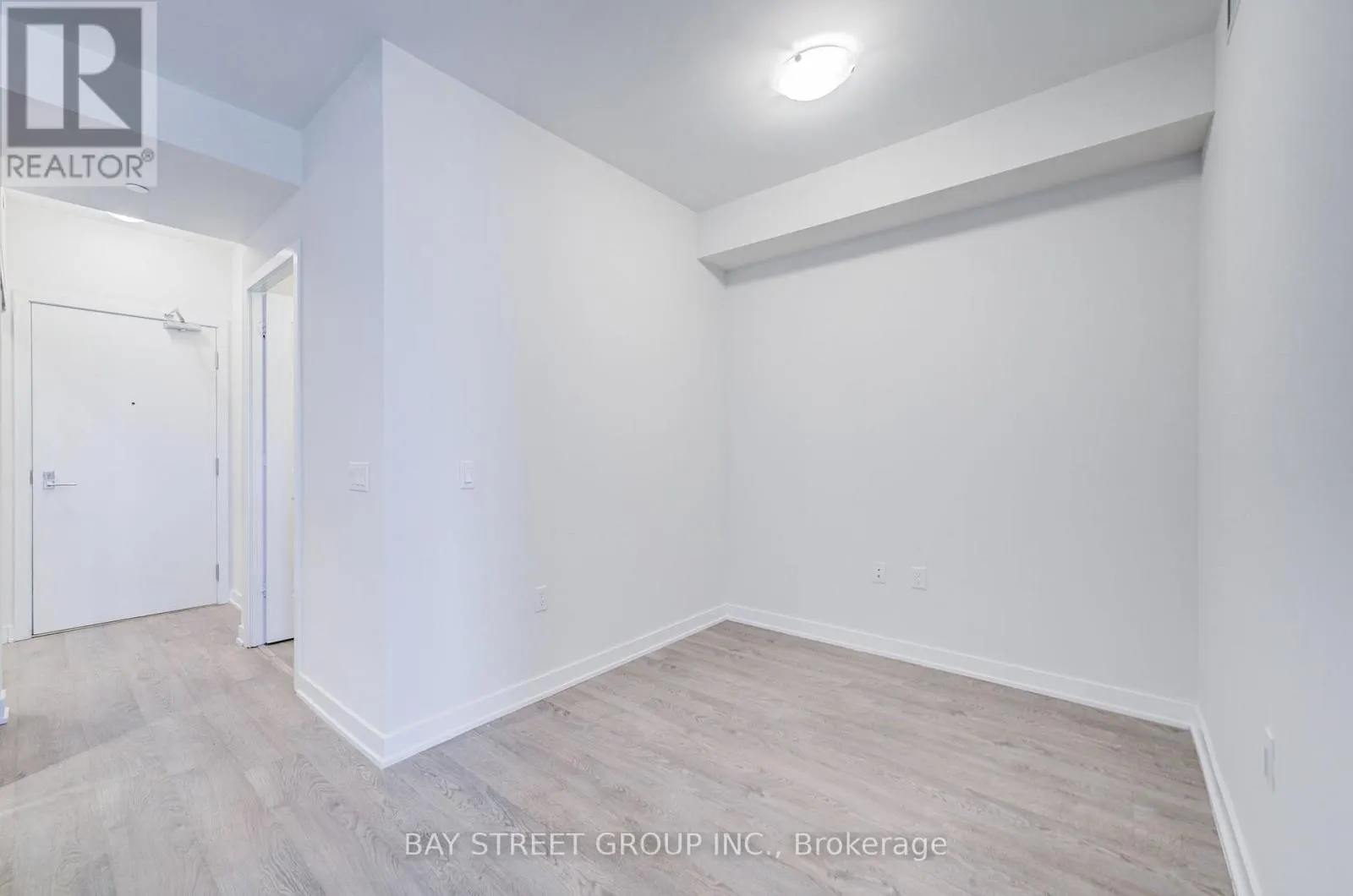 1610 - 4699 GLEN ERIN DRIVE
