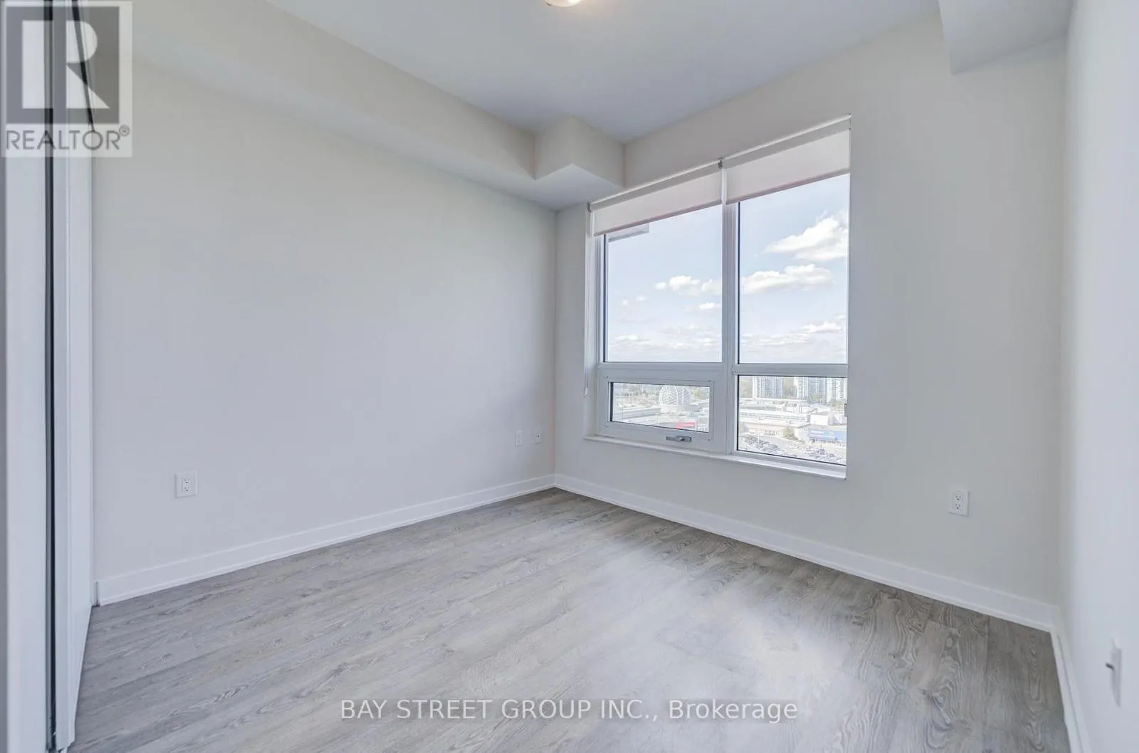 1610 - 4699 GLEN ERIN DRIVE