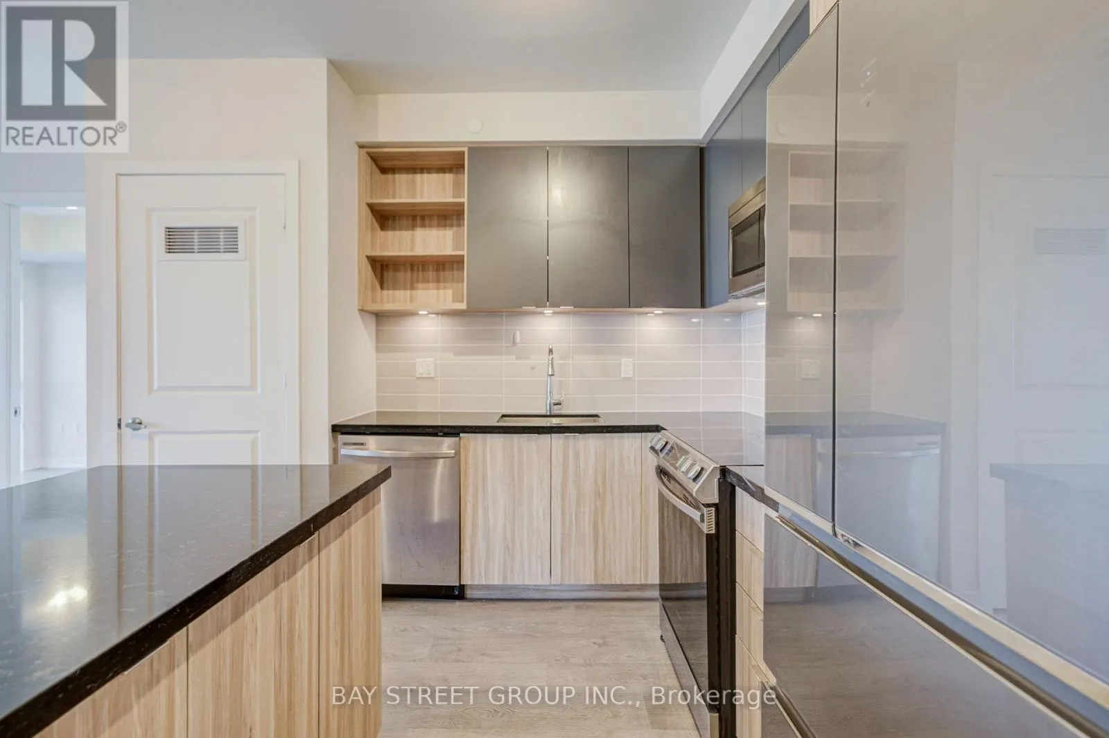 1610 - 4699 GLEN ERIN DRIVE