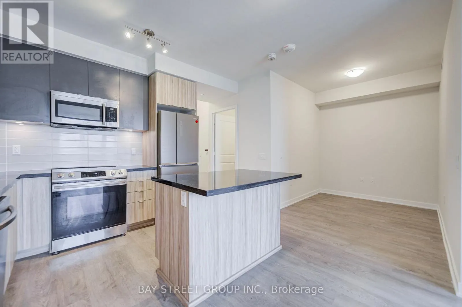 1610 - 4699 GLEN ERIN DRIVE