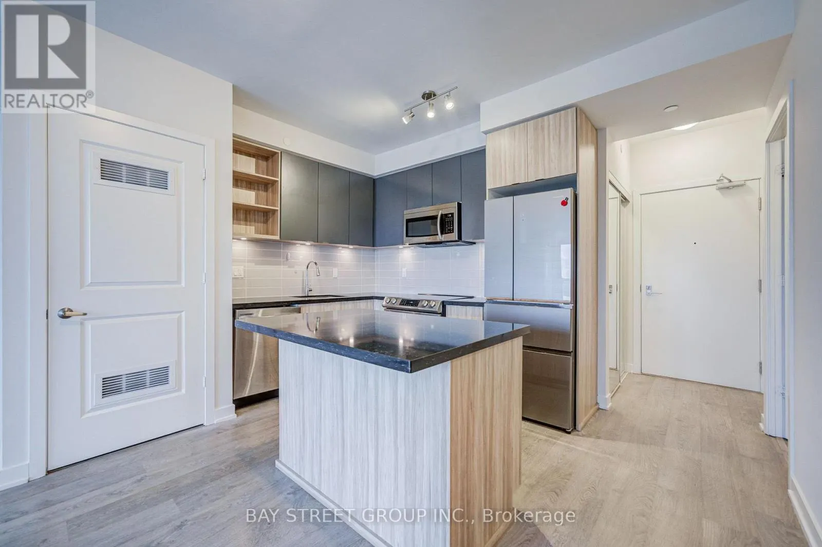 1610 - 4699 GLEN ERIN DRIVE