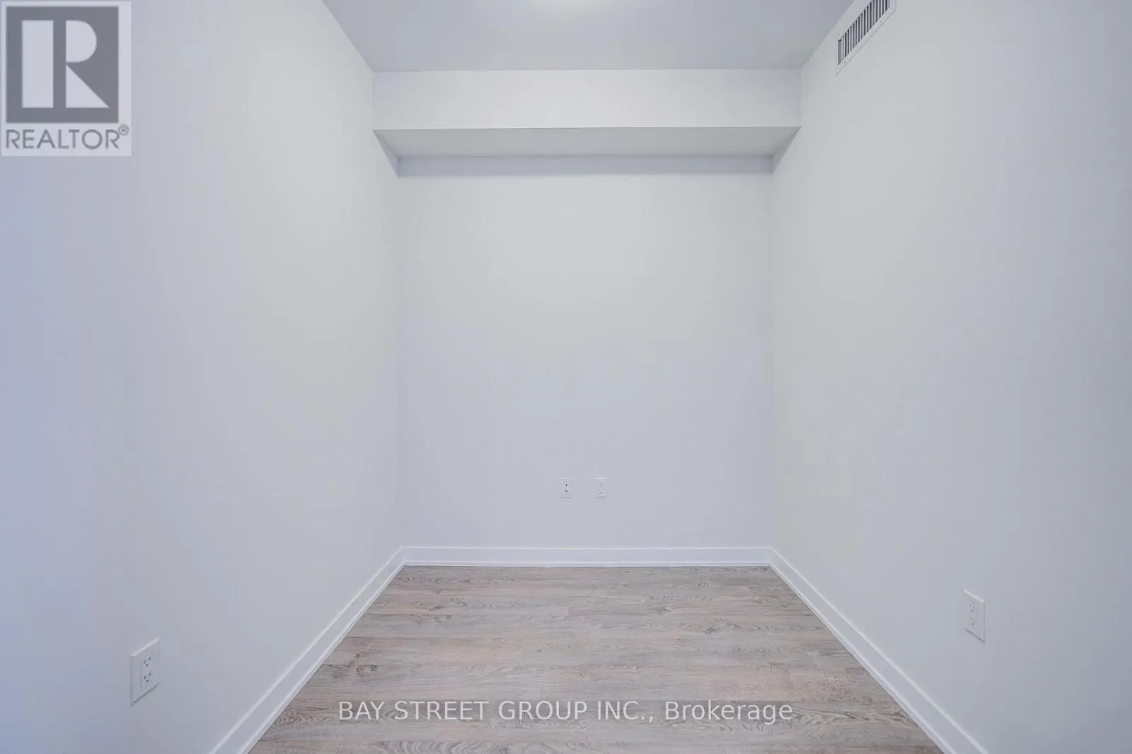 1610 - 4699 GLEN ERIN DRIVE