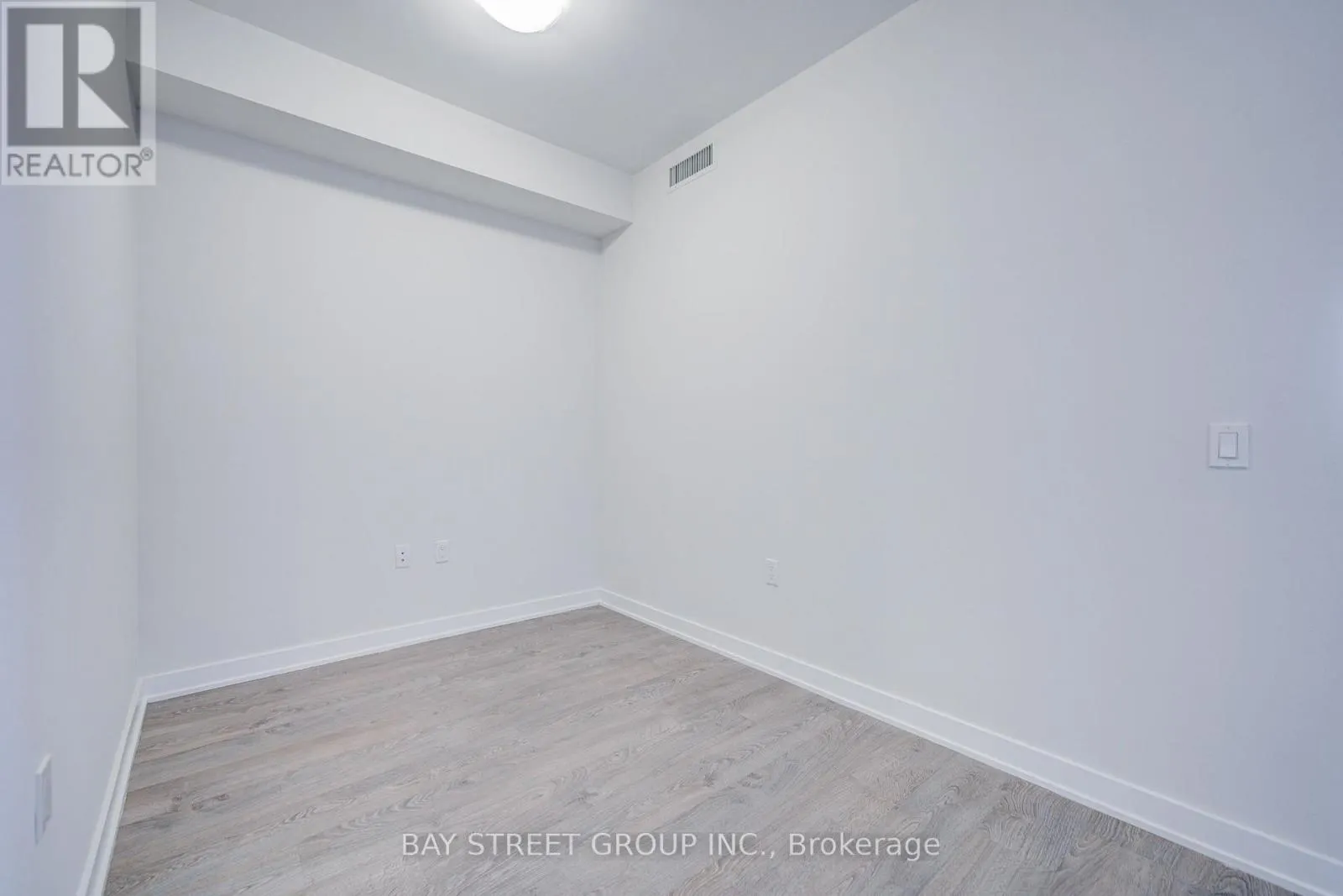 1610 - 4699 GLEN ERIN DRIVE