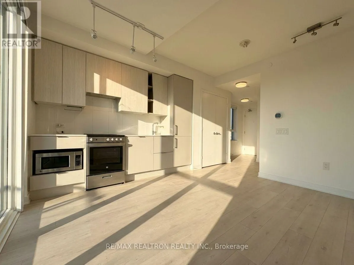 1411 - 3900 CONFEDERATION PARKWAY