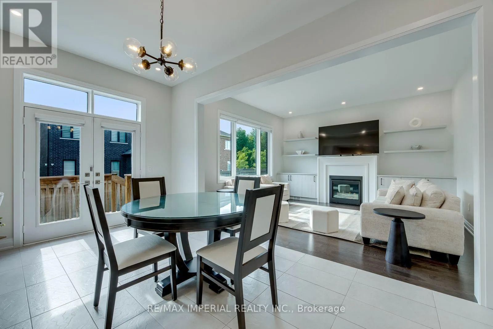 4044 CHANNING CRESCENT