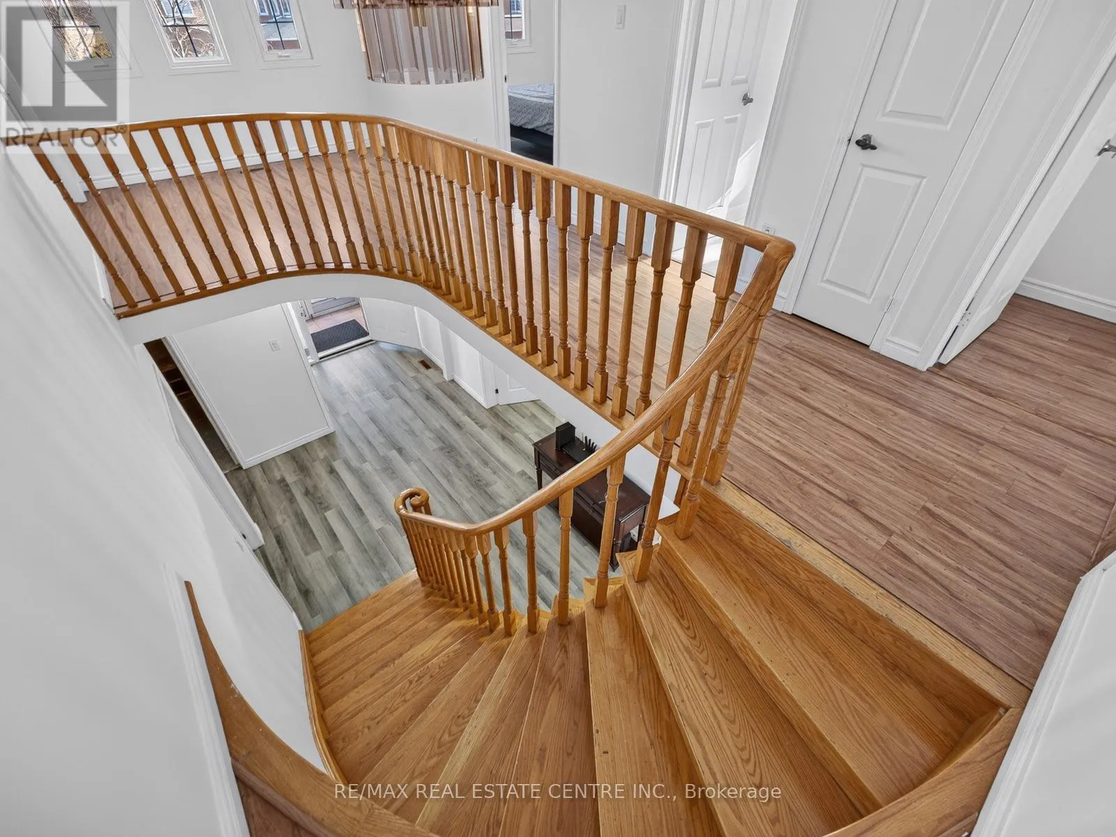 15 HEDGEROW AVENUE