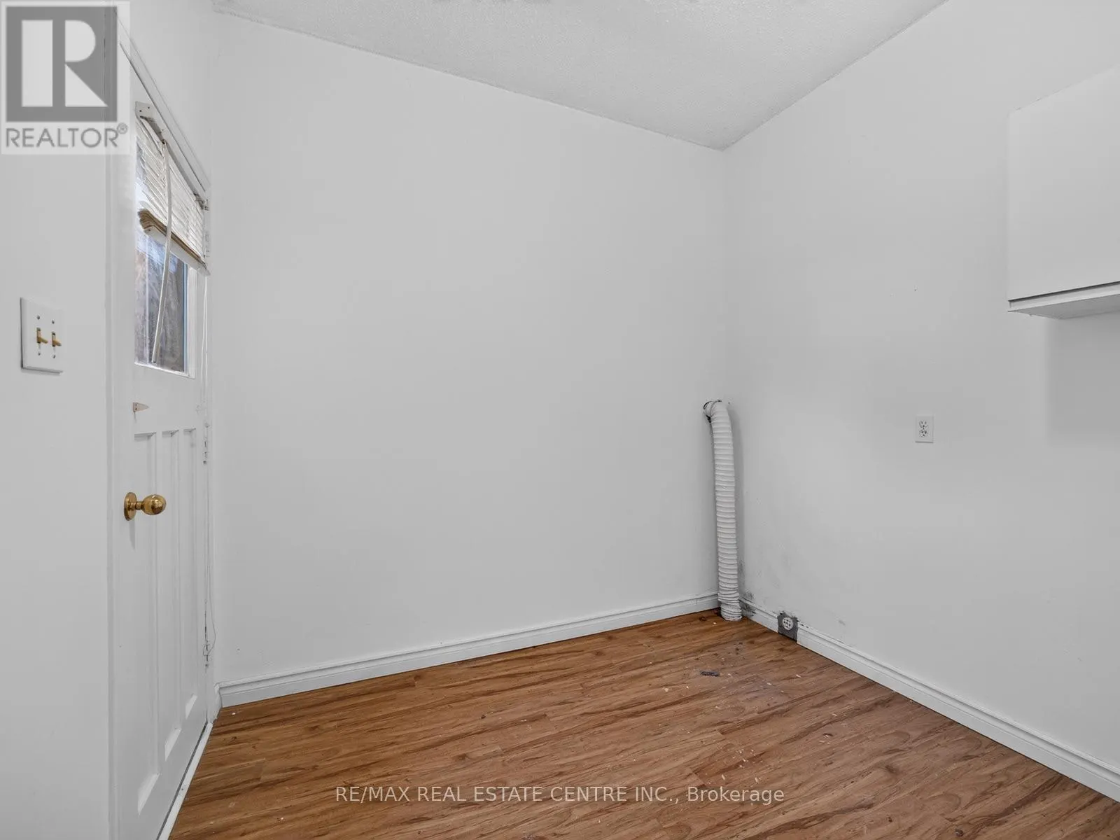 15 HEDGEROW AVENUE