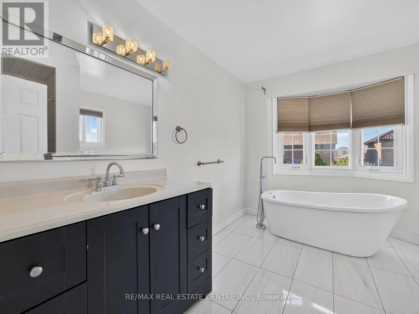 15 HEDGEROW AVENUE