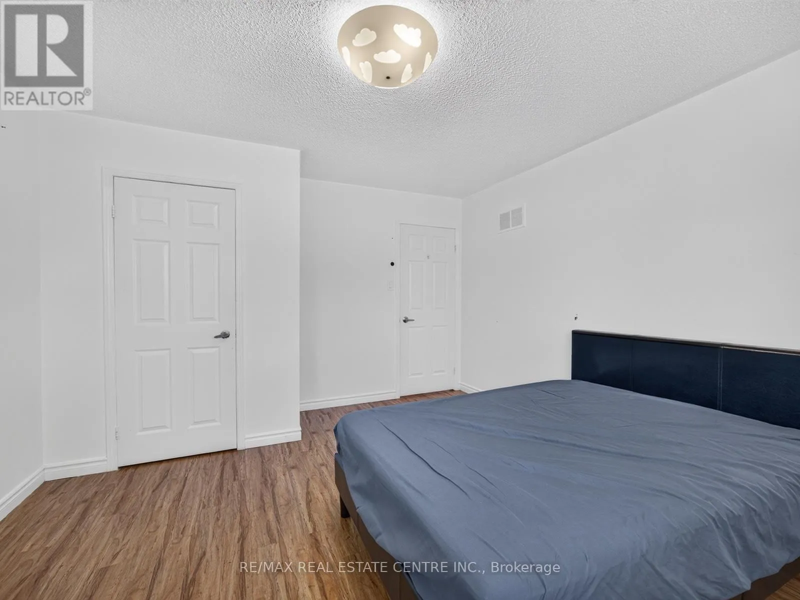 15 HEDGEROW AVENUE